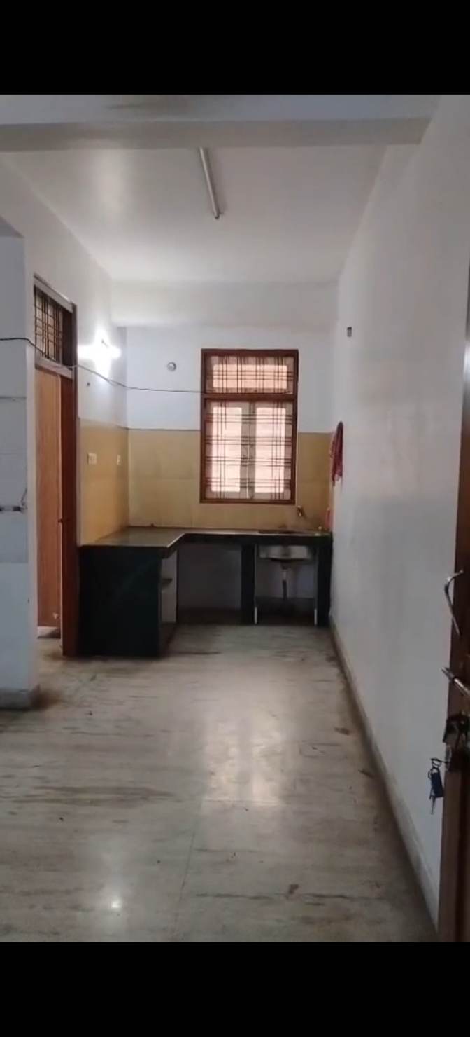 Akriti Saxena's room