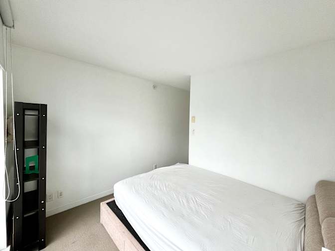 Lee's room