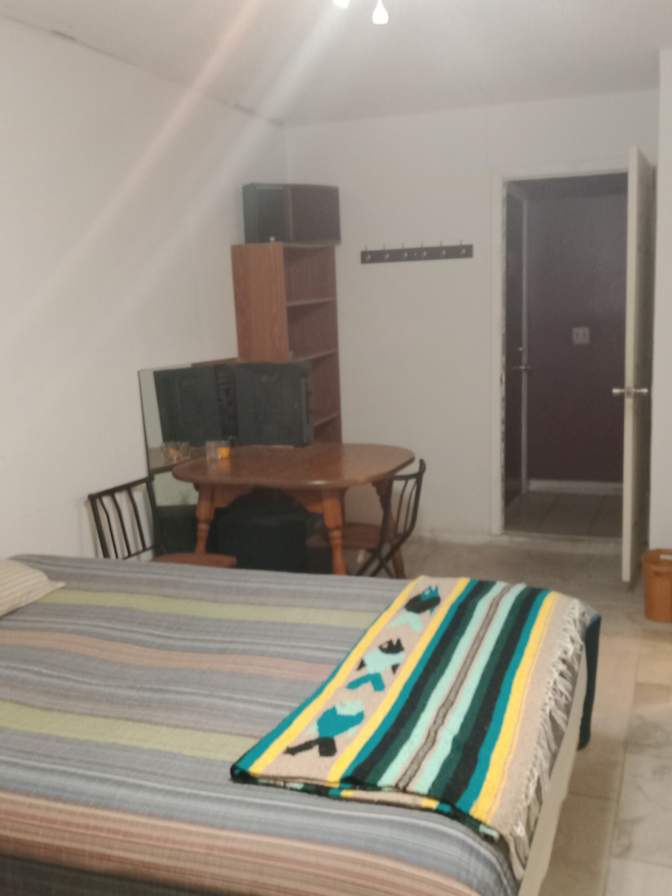 Fernando Saravia's room