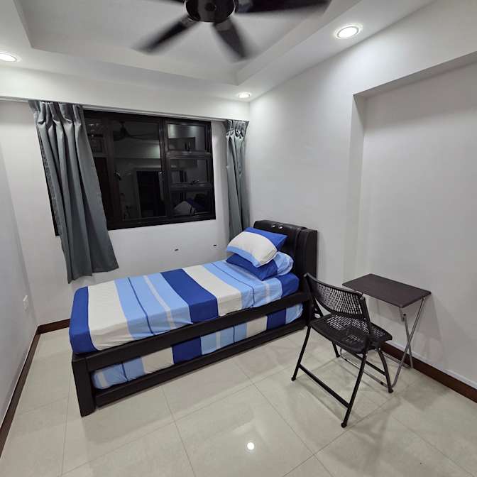 Viknes's room