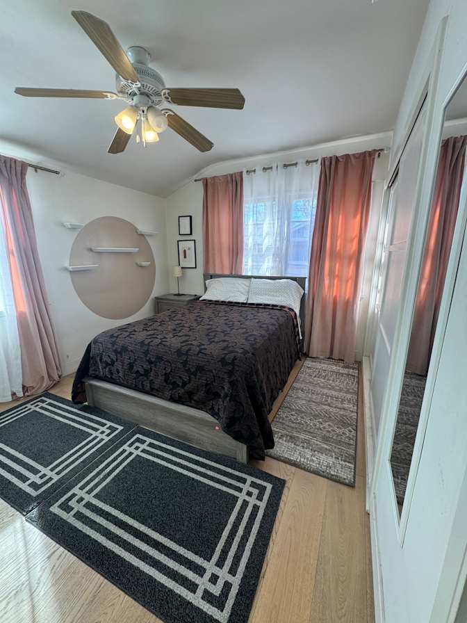 Anthony/Caroline's room