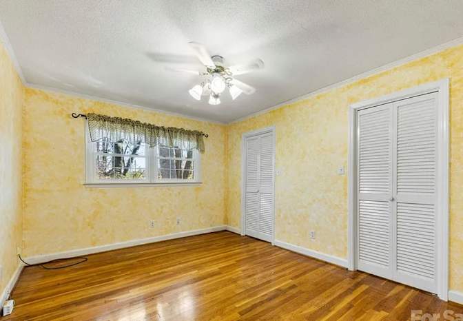 Paris's room