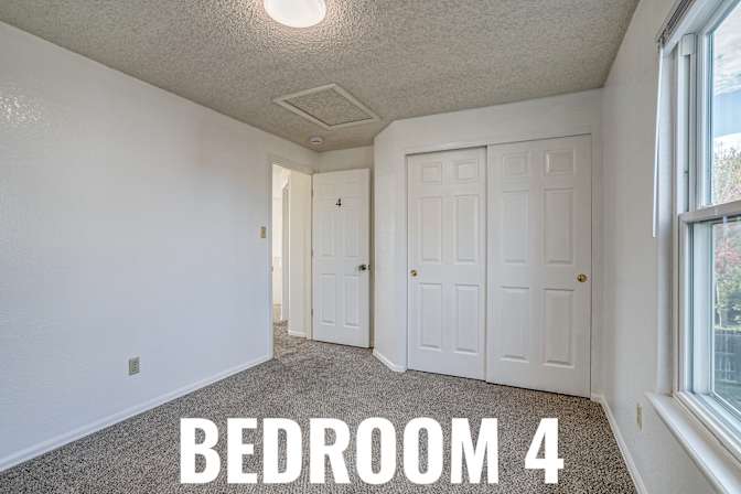 HomeCrew's room