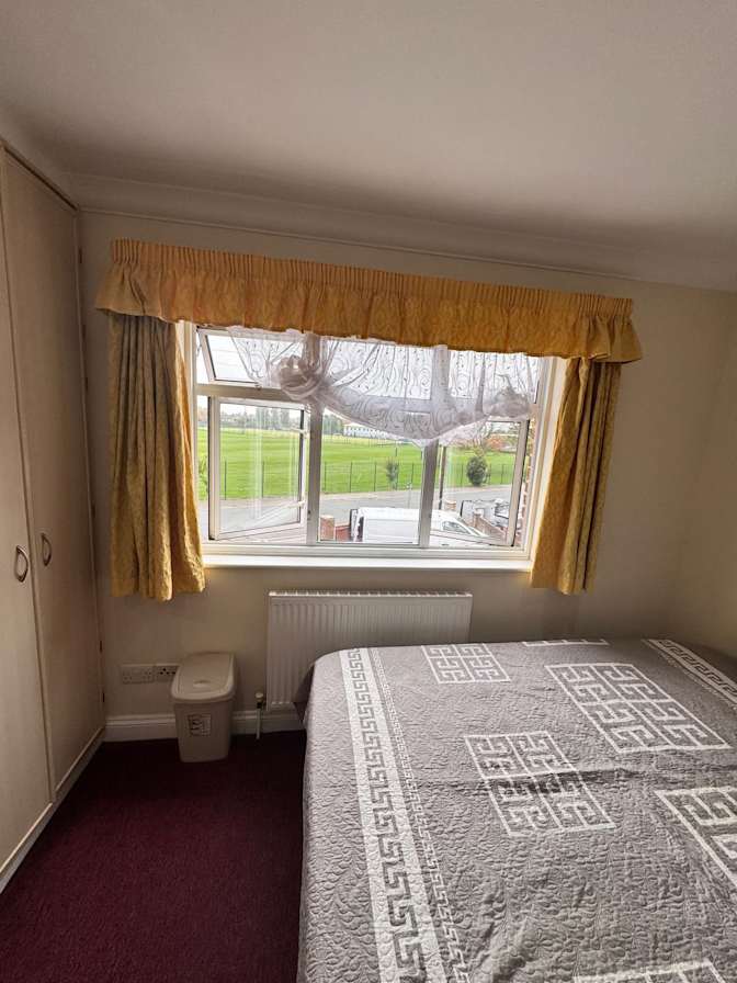 Sam M's room