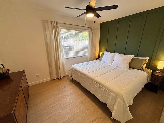 AnOasisAwsits's room