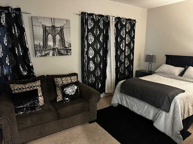 FeliciaAde's room
