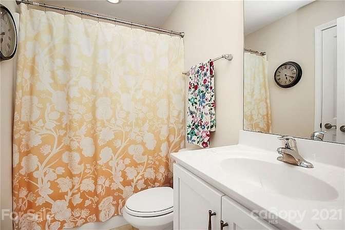 Alcove Rooms's room