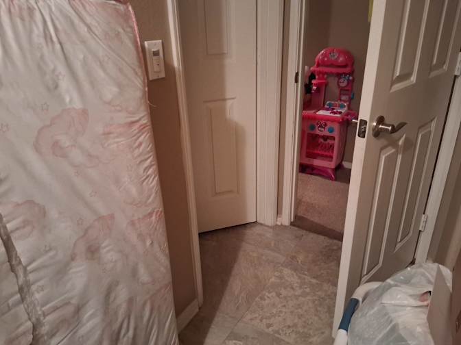 Laire's room
