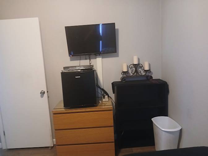 Al Barragan's room