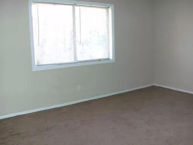 Alcove Rooms's room