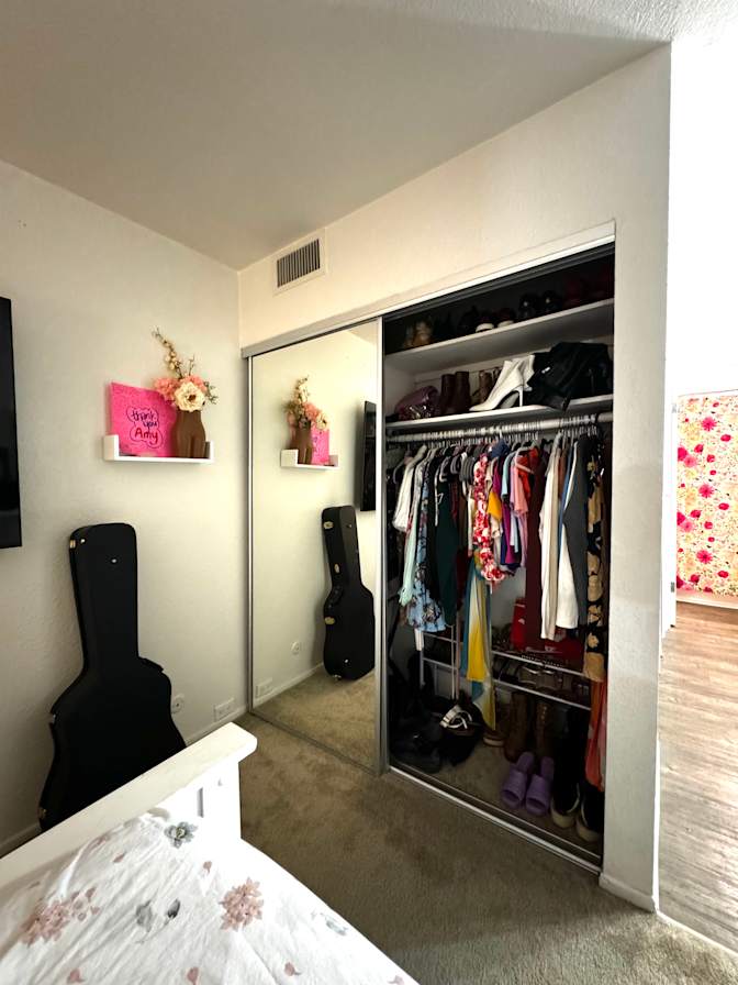 Emily Roslyn's room