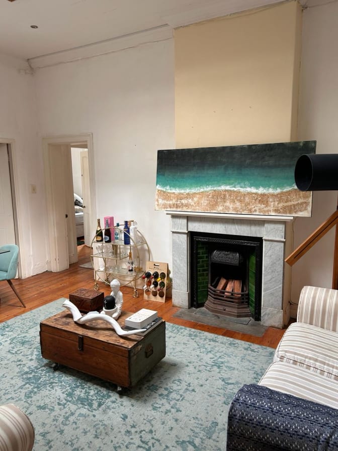 Vernon's room