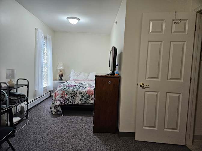 Tom's room