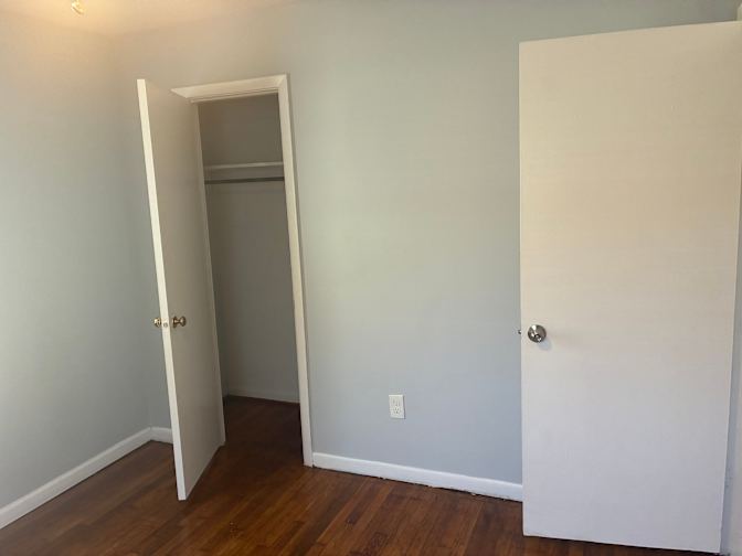 Alcove Rooms's room