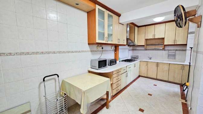 Tania Laurensia Hartono's room