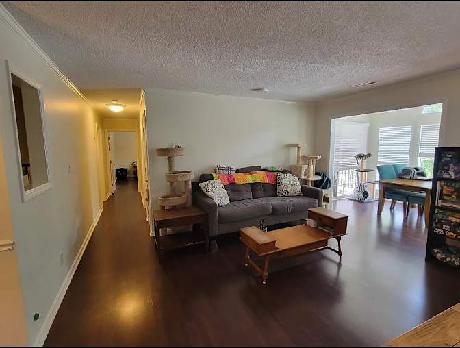 Alcove Rooms's room