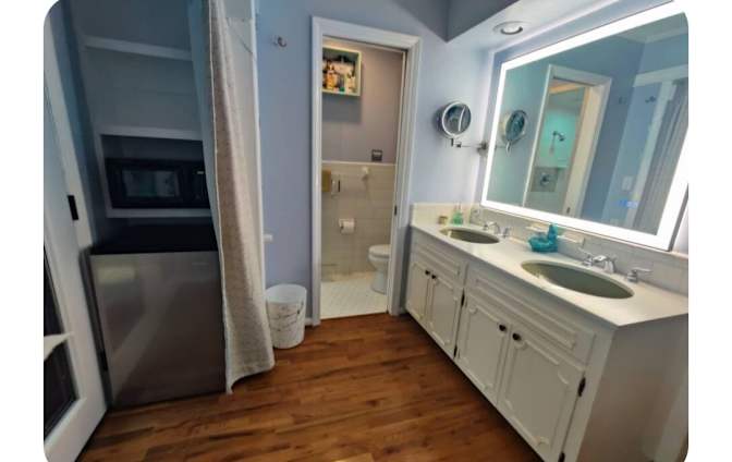 Jennifer's room
