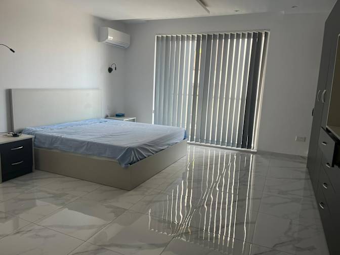 Gray's room