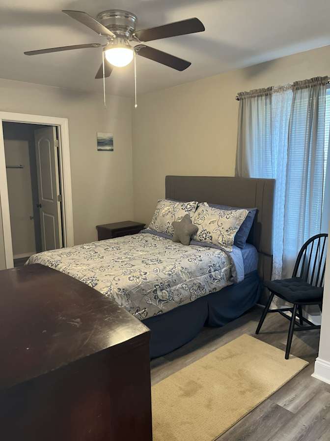 Carolina Realty Link's room