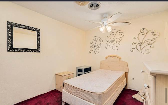 Nicollas's room