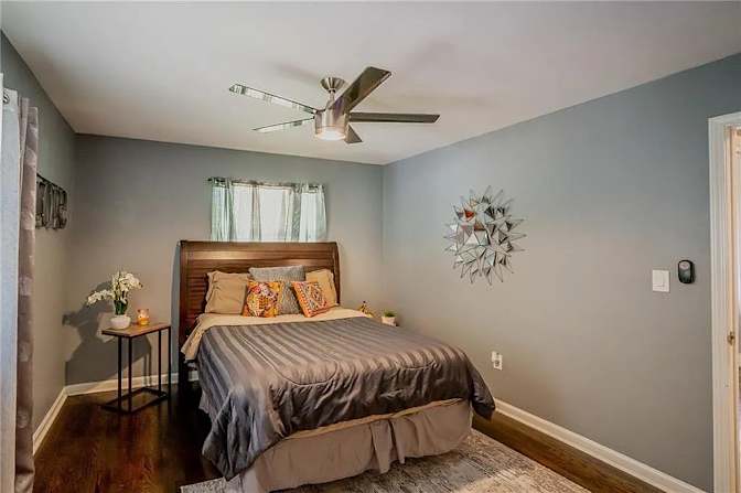 Alcove Rooms's room