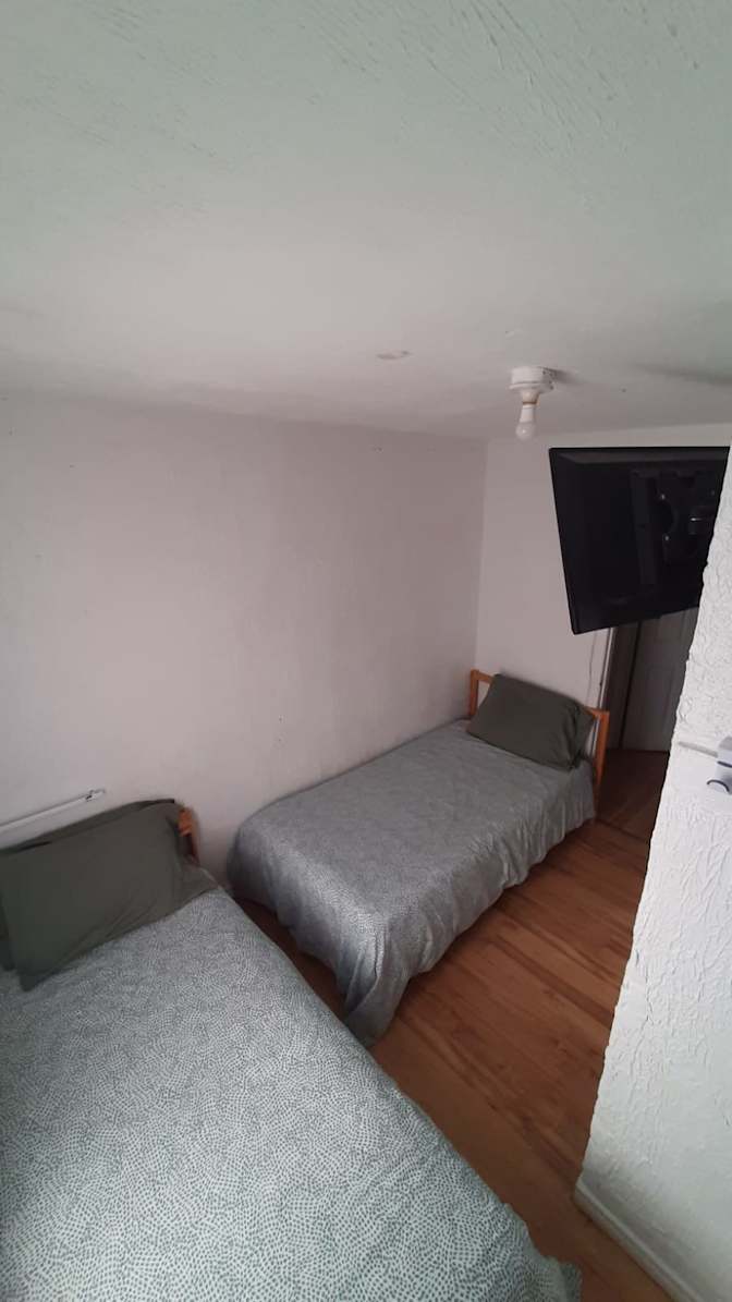 Caroline's room
