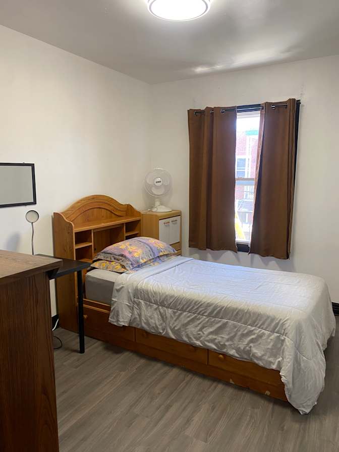 Elma B's room