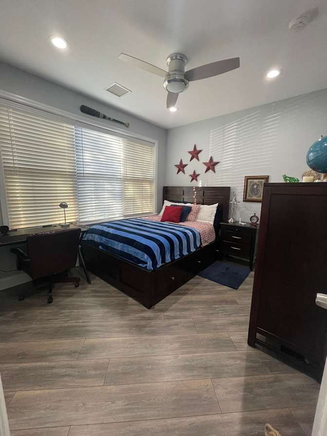 Lexi S's room