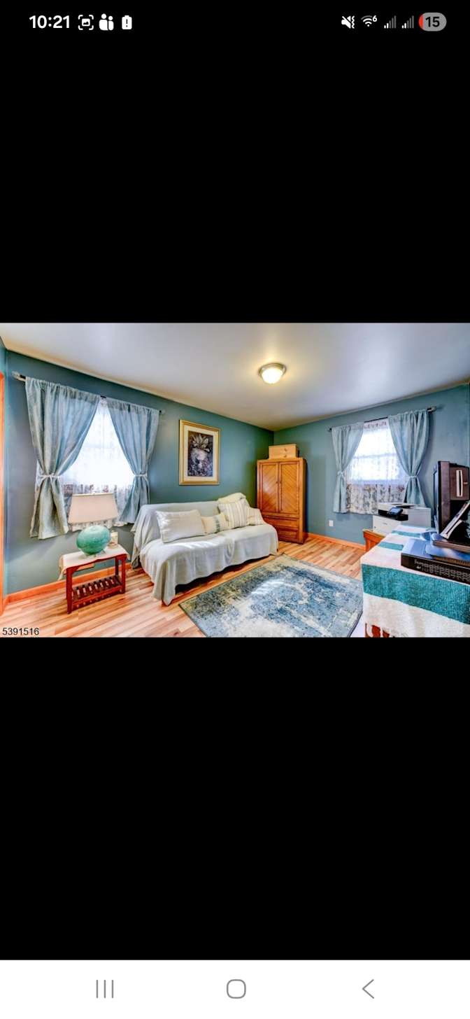Vinnie Angelo's room