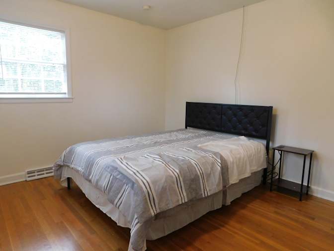 Carolina Realty Link's room