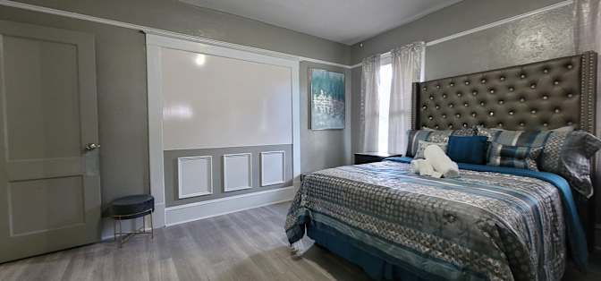 GBU Holdings Group's room