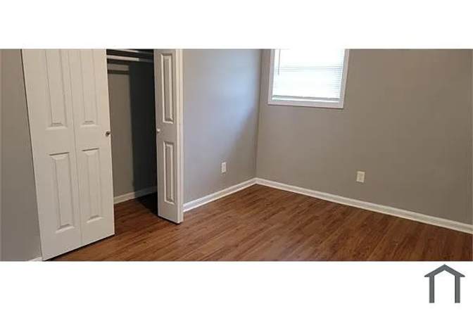 Alcove Rooms's room