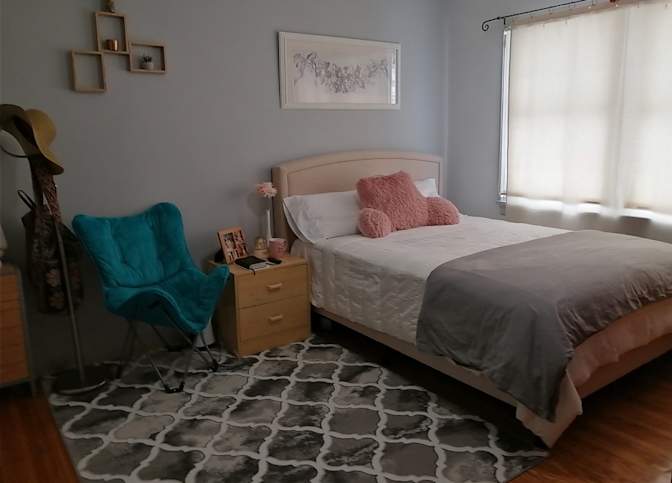 Alice.'s room