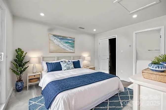 Alcove Rooms's room