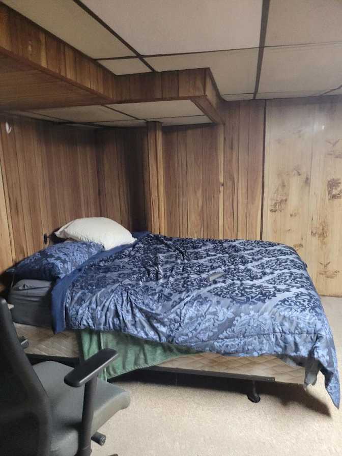 gloria hoover's room