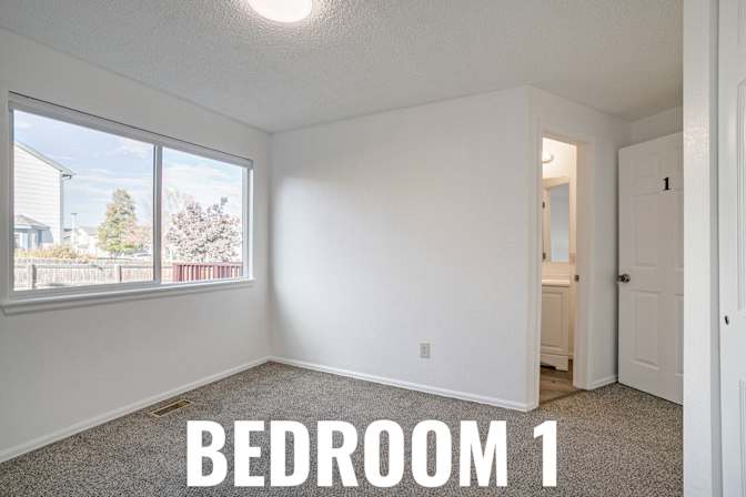 HomeCrew's room