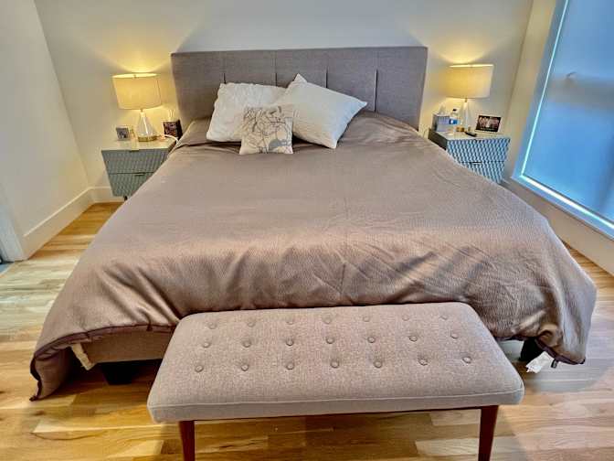 Alcove Rooms's room