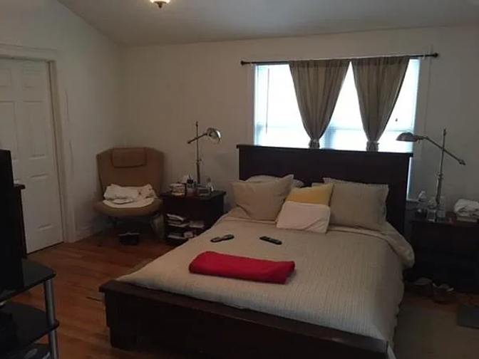 Kelvis's room