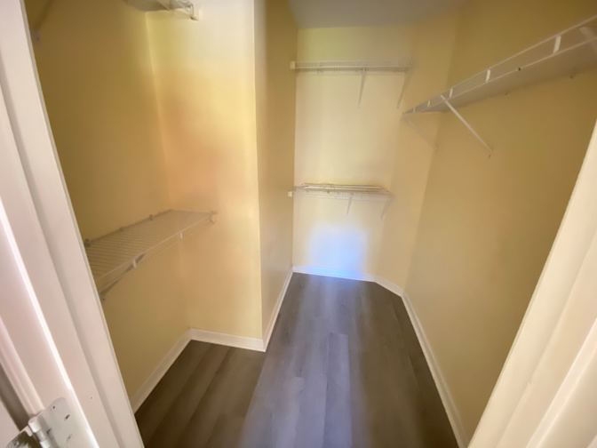 Alcove Rooms's room