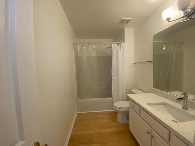 Alcove Rooms's room