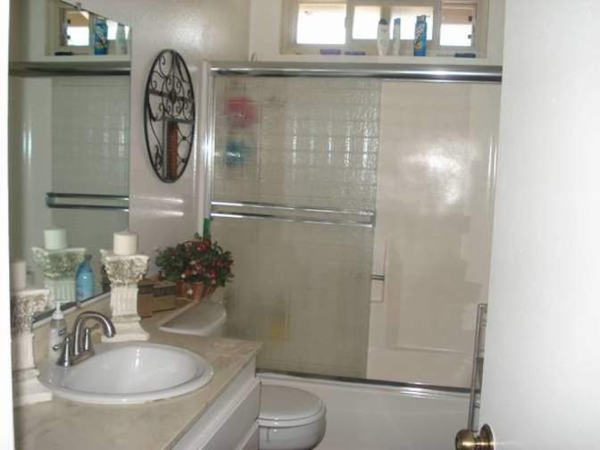 Luz F Mendoza's room