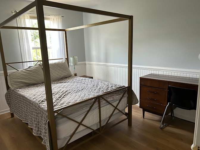 Nedeye's room