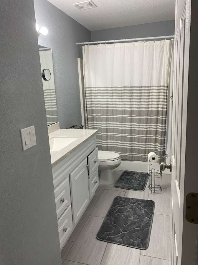 Laura Mateus's room