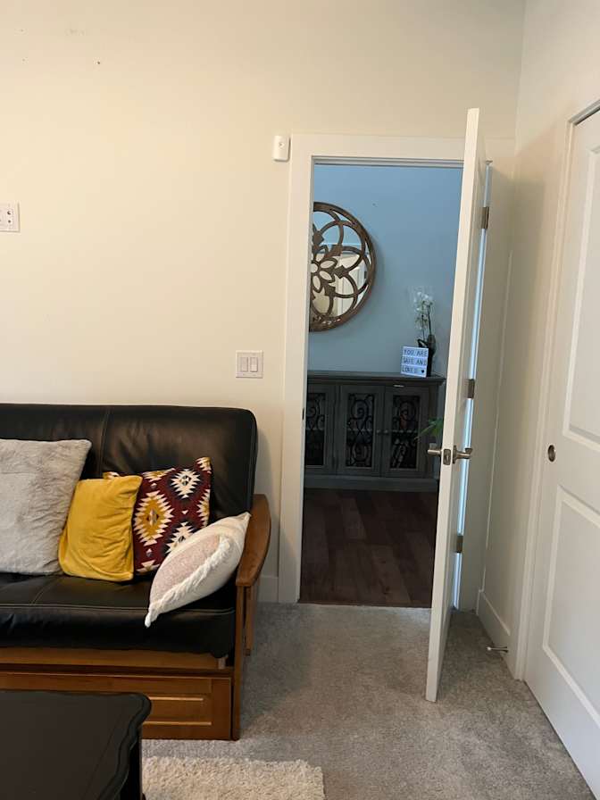 Hind's room