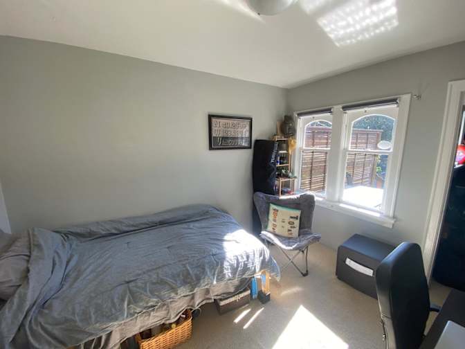 Grant Robertson's room