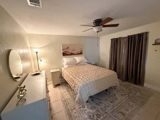 Deltona's room
