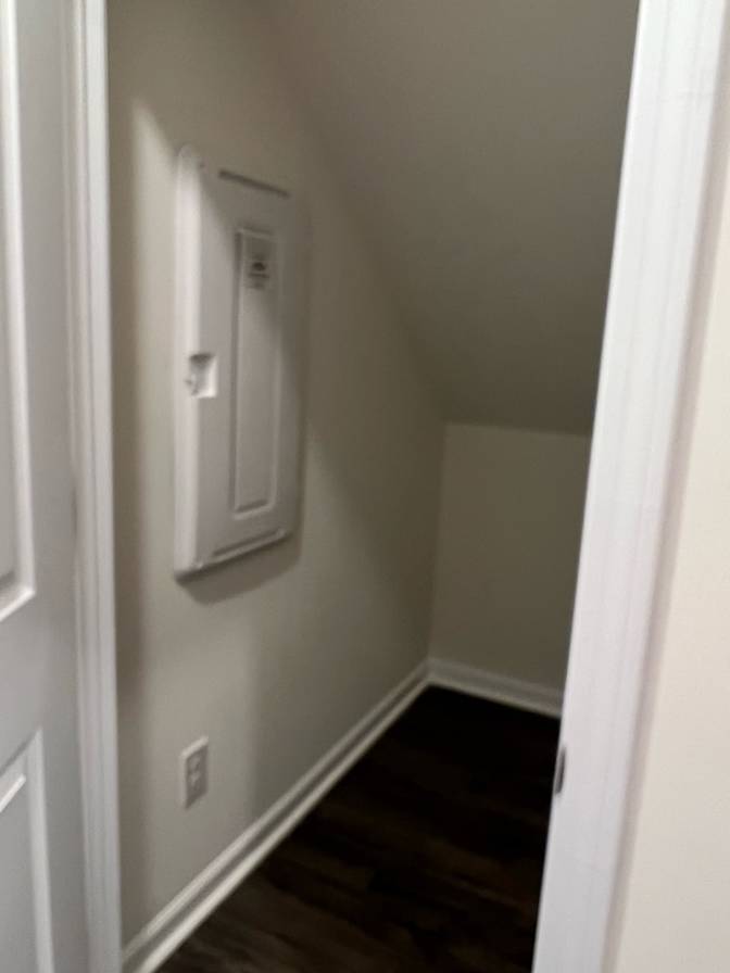 Alcove Rooms's room