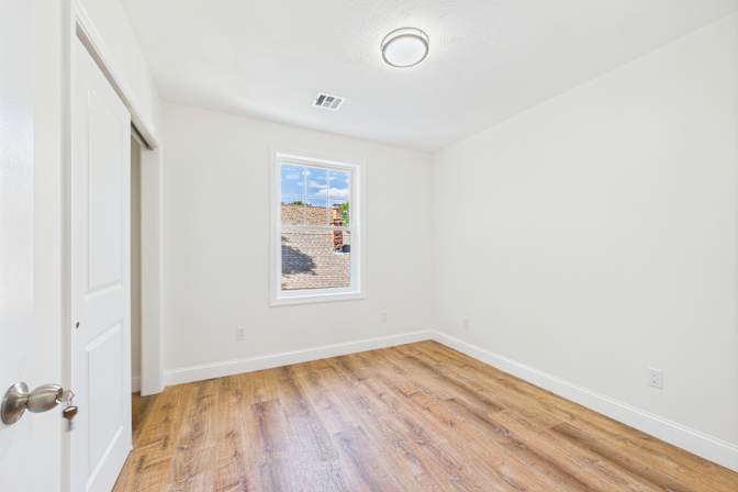 Capital leasing and Management's room