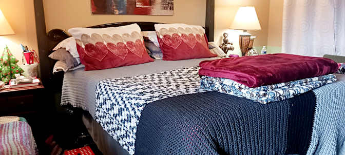 Cris Mendozahowell's room