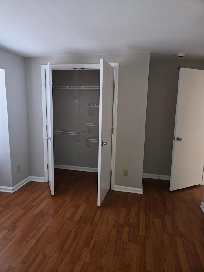 Alcove Rooms's room